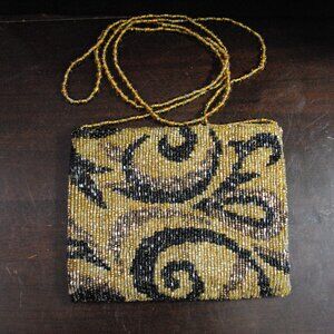 Vintage Moyna Beaded Purse with Swirl Pattern